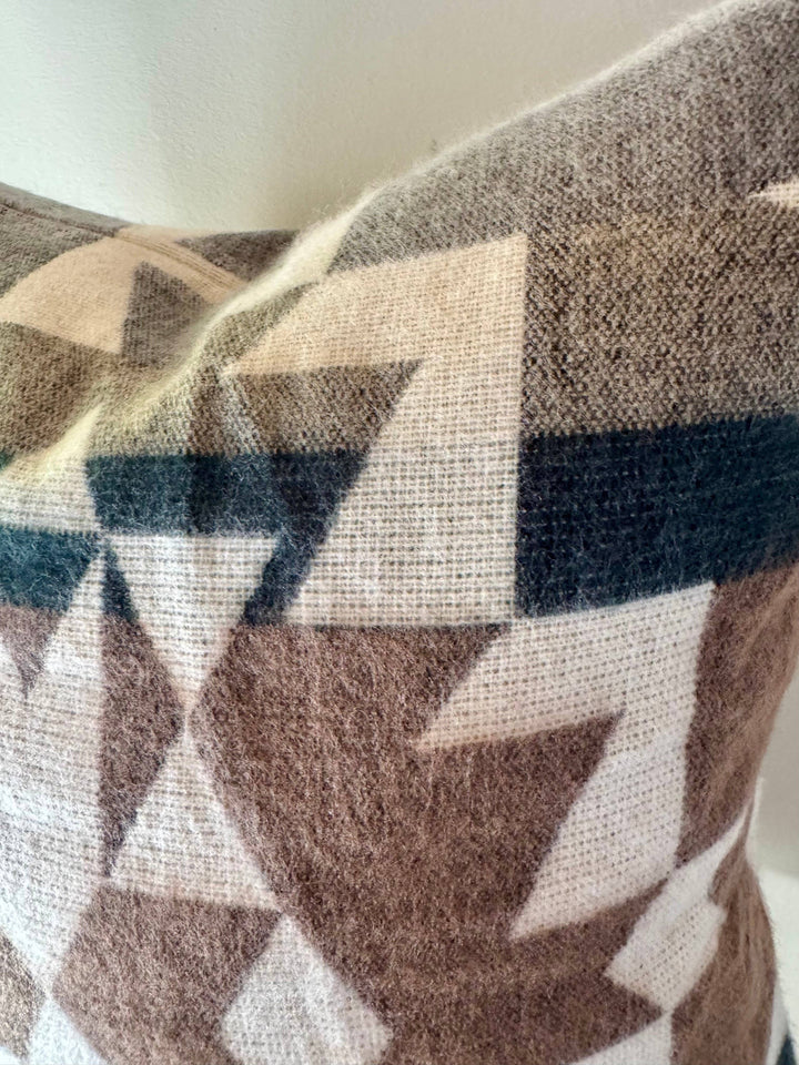 Guayaquil Grey Pillow Cover