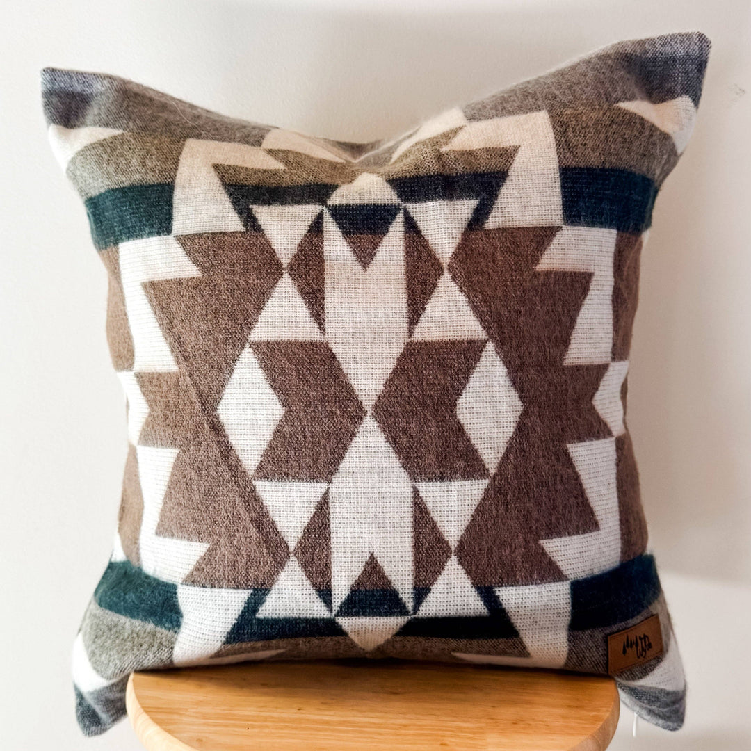 Guayaquil Grey Pillow Cover