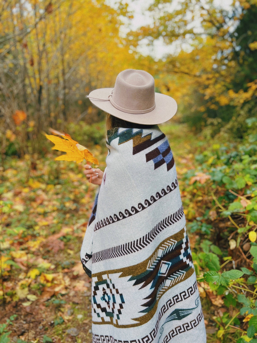 Cayambe Aztec Reversible Blanket